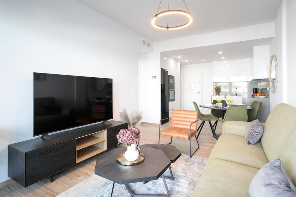 Arenales Terrace Refugee New Apartment With Pool And Gym Arenales del Sol Εξωτερικό φωτογραφία